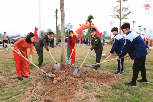 Tết trồng cây - Nét đẹp văn hóa ngày Xuân