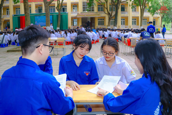 Tuổi trẻ tự hào, vững tin theo Đảng