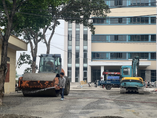Khí thế khẩn trương trên công trường dự án Trung tâm Y tế huyện Yên Lạc