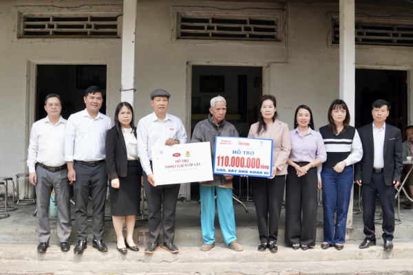 Báo Vĩnh Phúc hỗ trợ sửa nhà nhân ái tại huyện Lập Thạch