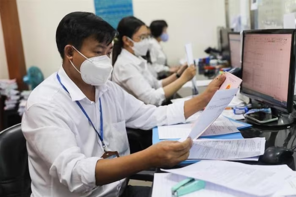 Bộ Nội vụ hướng dẫn tính chế độ với cán bộ nghỉ hưu trước tuổi do sắp xếp bộ máy