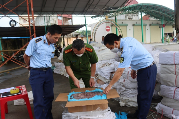 "Tổng tiến công" buôn lậu, hàng giả trên toàn quốc; xử lý nghiêm hành vi tham nhũng, tiêu cực không có vùng cấm, không có ngoại lệ