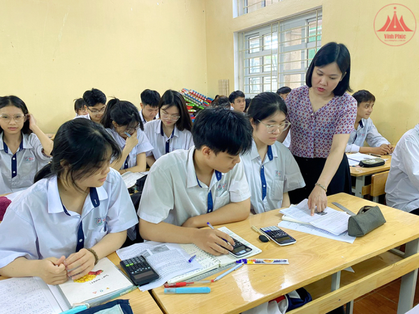 Đồng hành cùng sĩ tử