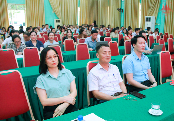 Tập huấn ứng dụng trí tuệ nhân tạo (AI) trong công tác hành chính