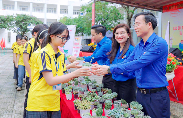 Sôi nổi chiến dịch Thanh niên tình nguyện hè