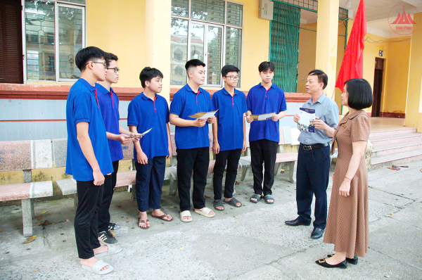 Cảnh giác với chiêu trò quảng cáo sai sự thật về thuốc lá điện tử