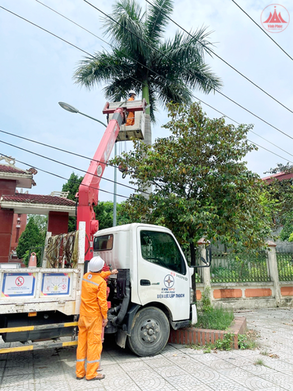 Vi phạm hành lang an toàn lưới điện: Hiểm nguy rình rập