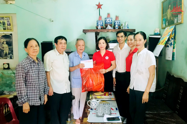 Hội Chữ thập đỏ thành phố Phúc Yên làm tốt công tác từ thiện, nhân đạo