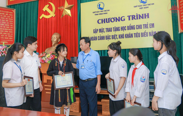 Điểm tựa cho trẻ em có hoàn cảnh khó khăn