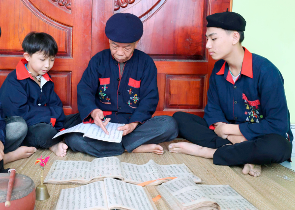 Gìn giữ, phát huy giá trị văn hóa truyền thống của đồng bào dân tộc Dao
