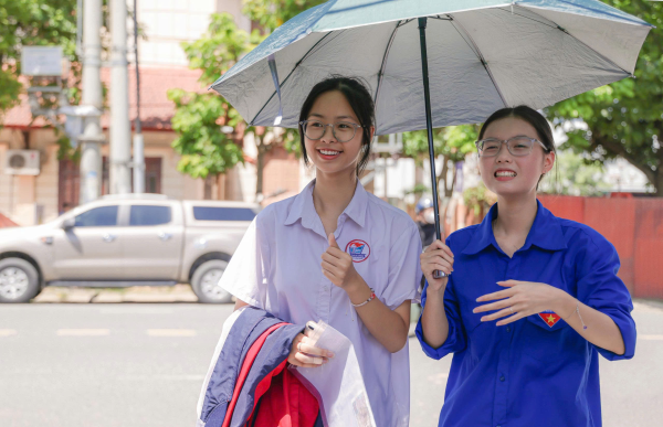 Hơn 16.600 thí sinh trong tỉnh bước vào môn thi đầu tiên của kỳ thi tốt nghiệp THPT