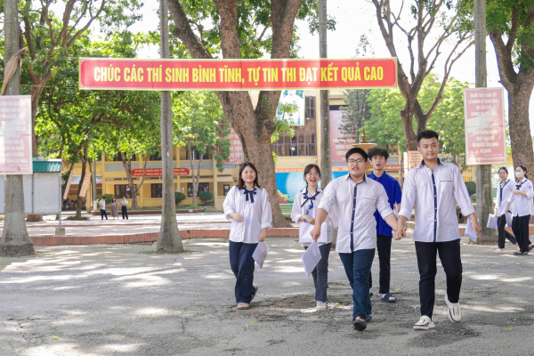 Gần 99,6% thí sinh dự thi môn đầu tiên