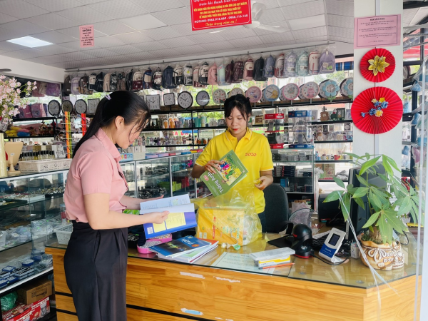 Nhộn nhịp thị trường sách giáo khoa, đồ dùng học tập