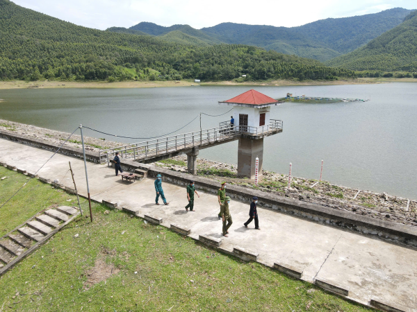 Lực lượng công an cơ sở phòng, chống tai nạn đuối nước cho trẻ em