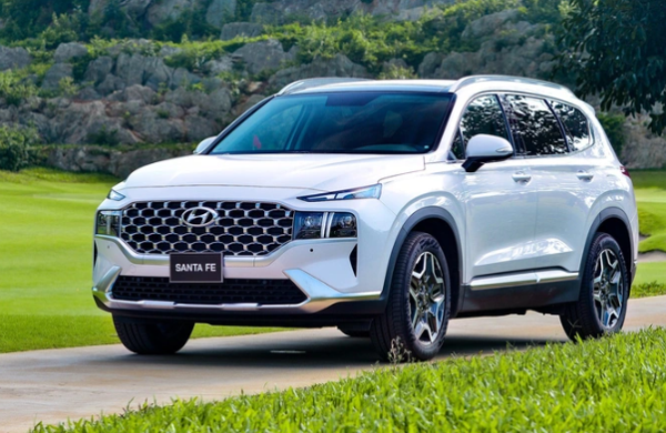 Hyundai Santa Fe giảm giá kỷ lục, xe đời 2022 
