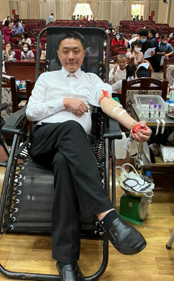 Thầy hiệu trưởng hơn 30 lần hiến máu tình nguyện