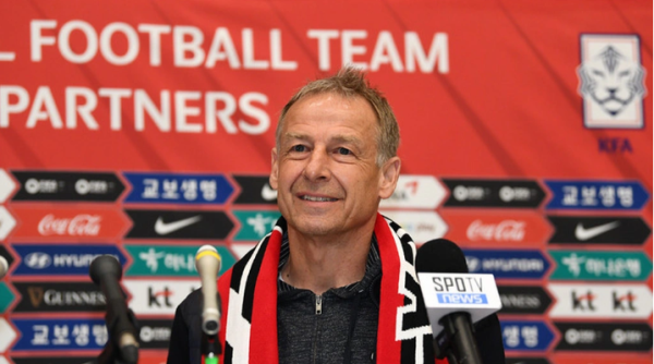 HLV Klinsmann đòi chia tay đội tuyển Hàn Quốc trước trận gặp Việt Nam