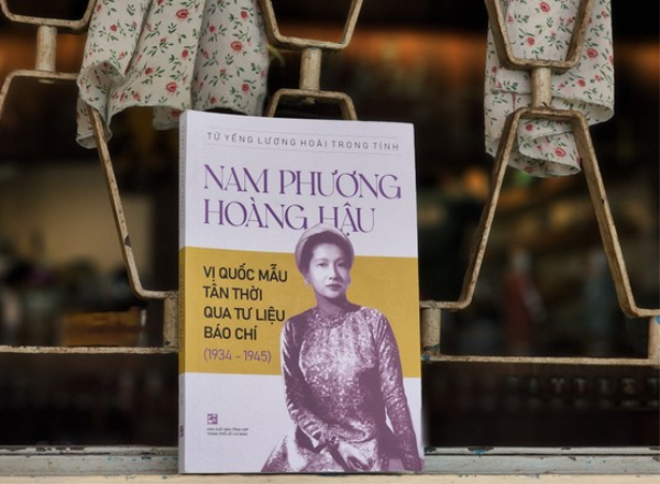 Tác giả 9X ra mắt sách về Nam Phương Hoàng hậu