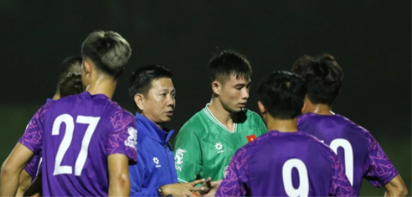 HLV Hoàng Anh Tuấn chọn xong 11 cầu thủ đá chính của U23 Việt Nam?