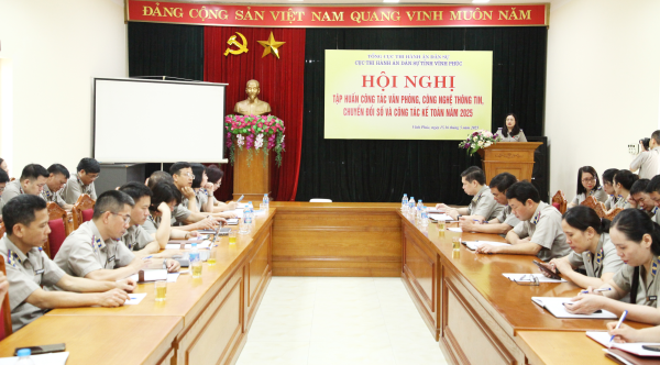 Tập huấn nghiệp vụ, kỹ năng ứng dụng công nghệ thông tin trong thi hành án dân sự