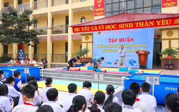  Phòng, chống đuối nước cho trẻ em trong dịp hè