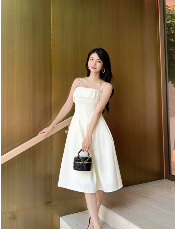 Những dáng váy hai dây 
