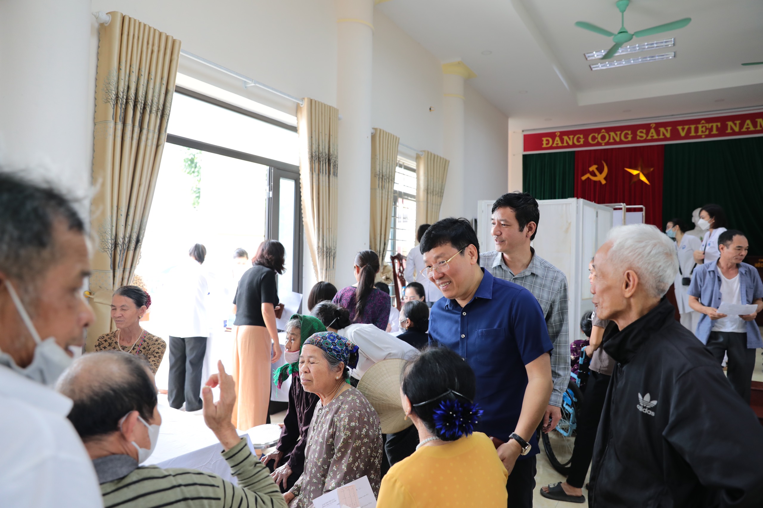 Chủ tịch Ủy ban nhân dân tỉnh Lê Duy Thành tham gia các hoạt động hưởng ứng Ngày Công tác xã hội Việt Nam