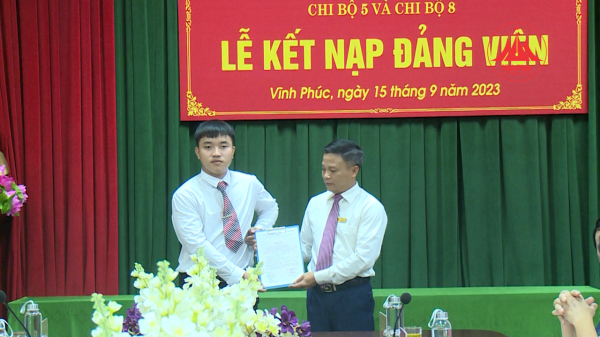 Nỗ lực phát triển đảng viên là học sinh, sinh viên