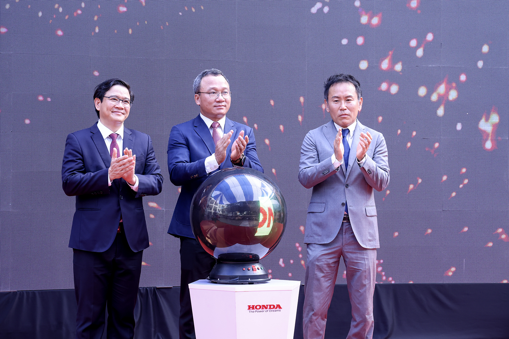 Honda Việt Nam phát động chương trình  trao tặng 2 triệu mũ bảo hiểm năm 2023