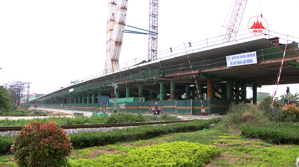Đẩy nhanh hoàn thành xây dựng cầu vượt đường sắt trên đường Nguyễn Tất Thành