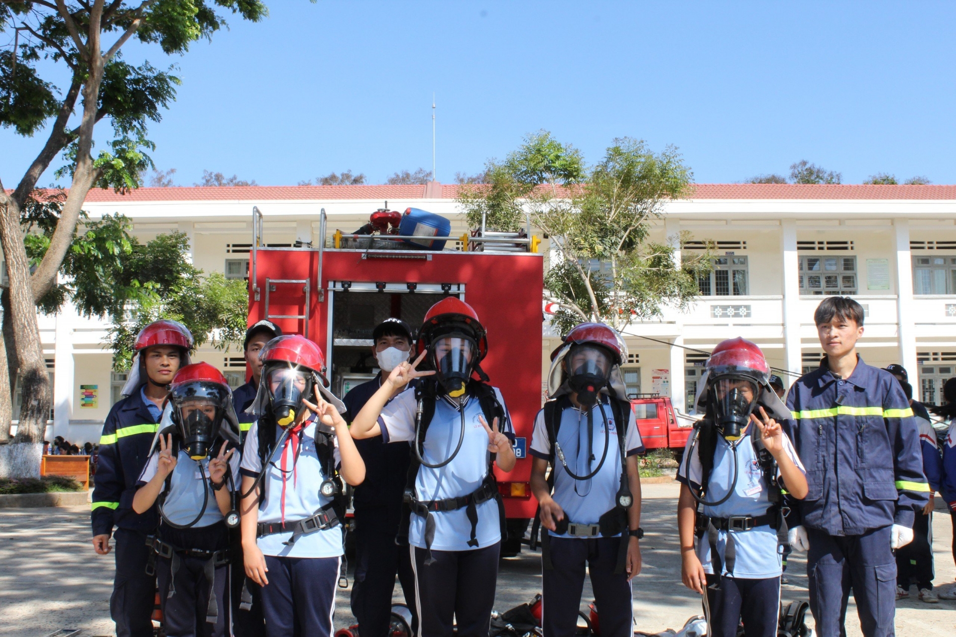 Nhiều hoạt động tuyên truyền, trải nghiệm, thực hành chữa cháy và cứu nạn, cứu hộ