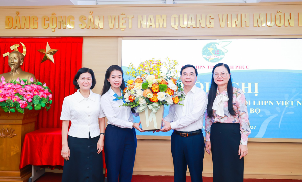 Công bố quyết định của Hội Liên hiệp phụ nữ Việt Nam về công tác cán bộ