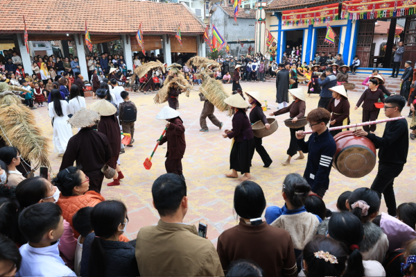 ĐỘC ĐÁO LỄ HỘI “TRÂU RƠM, BÒ RẠ”