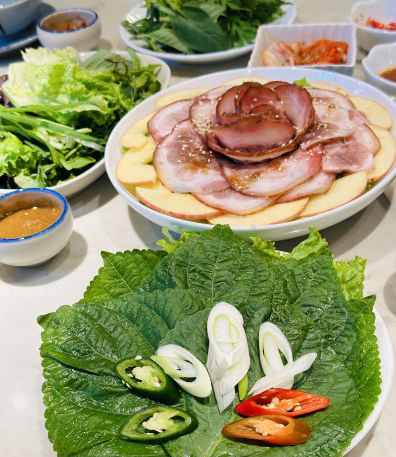 3 không khi ăn thịt chân giò