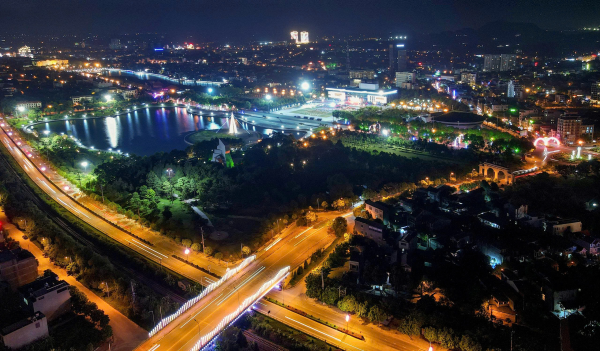 Thành phố Vĩnh Yên: 100% tuyến đường chính có điện chiếu sáng