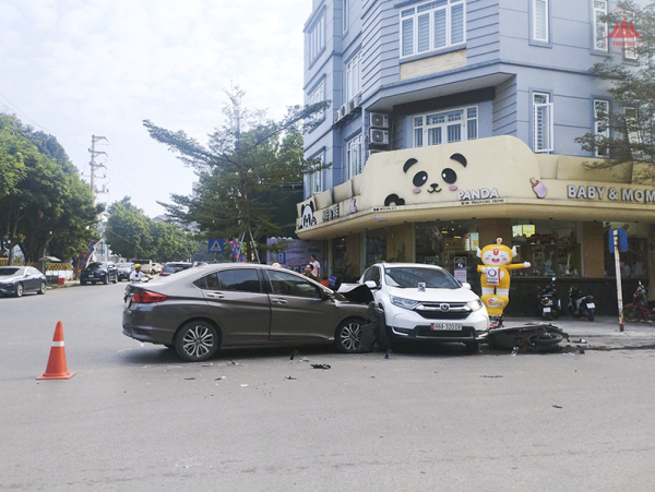 Tai nạn giao thông trên đường Phan Chu Trinh, phường Khai Quang (Vĩnh Yên)